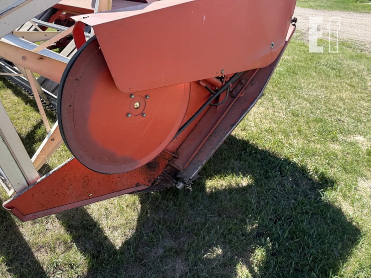 hesston-6400-image-8