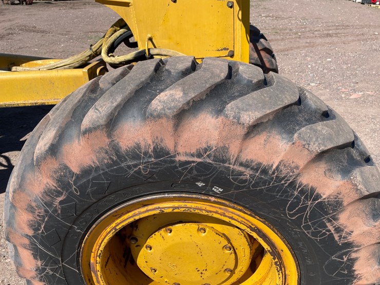1993-deere-772bh-image-11