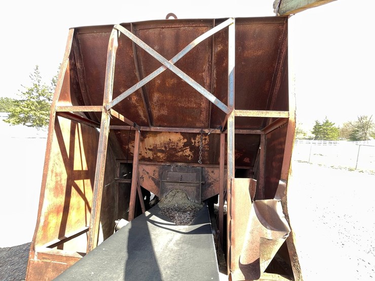 #1004-•-gravel-feeder-image-11