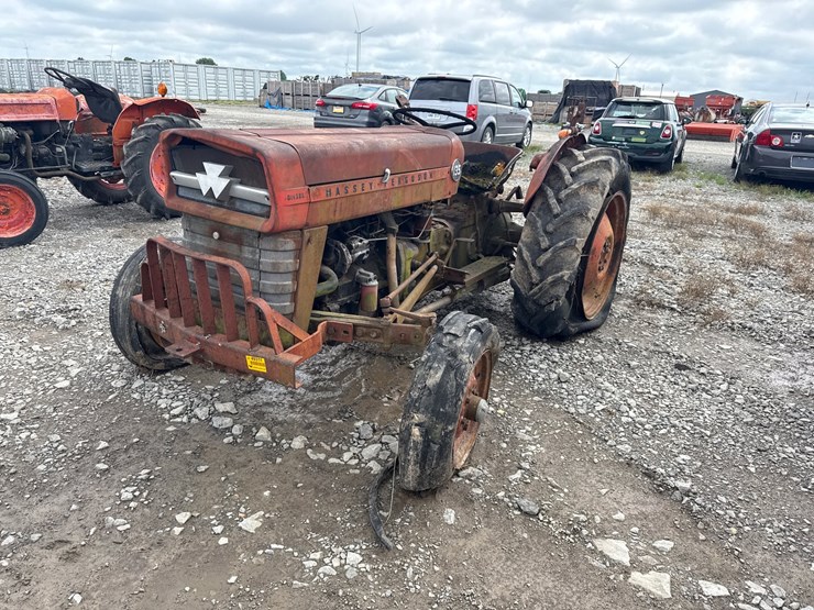 massey-ferguson-135-image-2