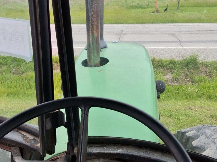 john-deere-8640-image-23