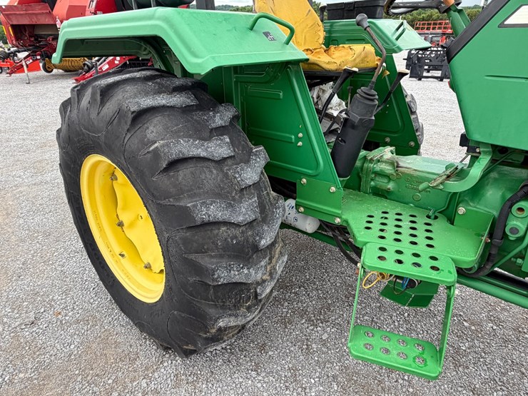 john-deere-5045e-image-11