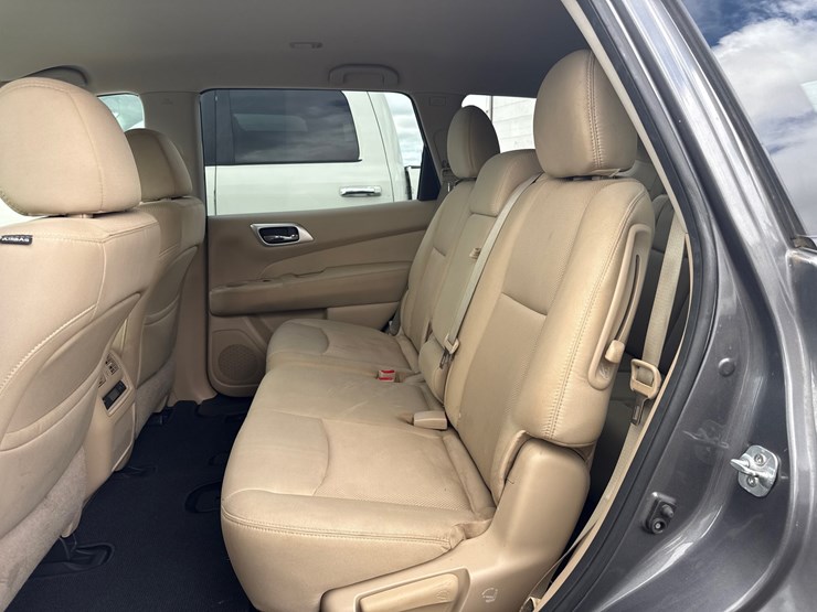 2017-nissan-pathfinder-image-12