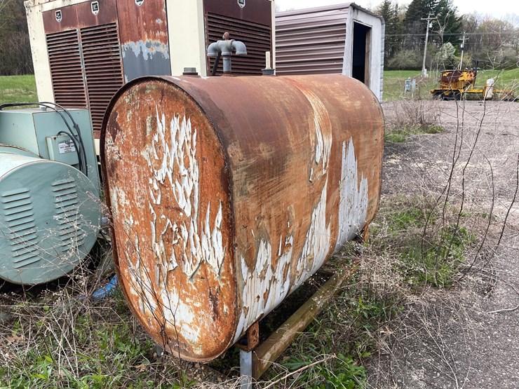 #2821-•-shed-with-contents-(g)-image-14