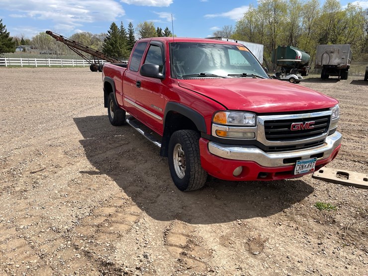#1304-•-2005-gmc-sierra-pickup-truck-*non-runner*-(has-mn-title)-image-7