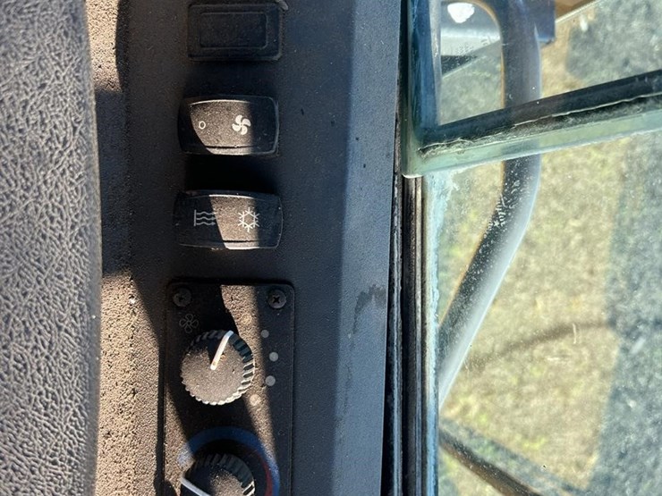 2017-deere-700k-xlt-image-49