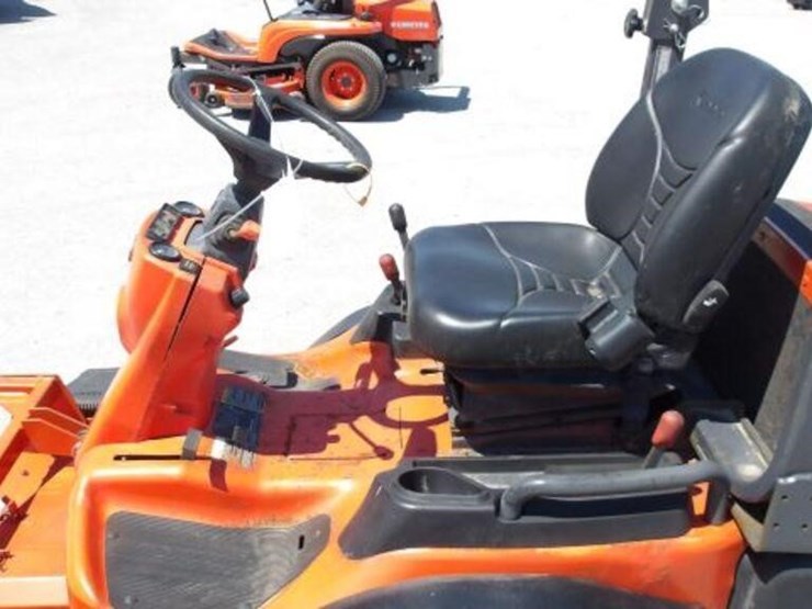 2006-kubota-f3680-image-11