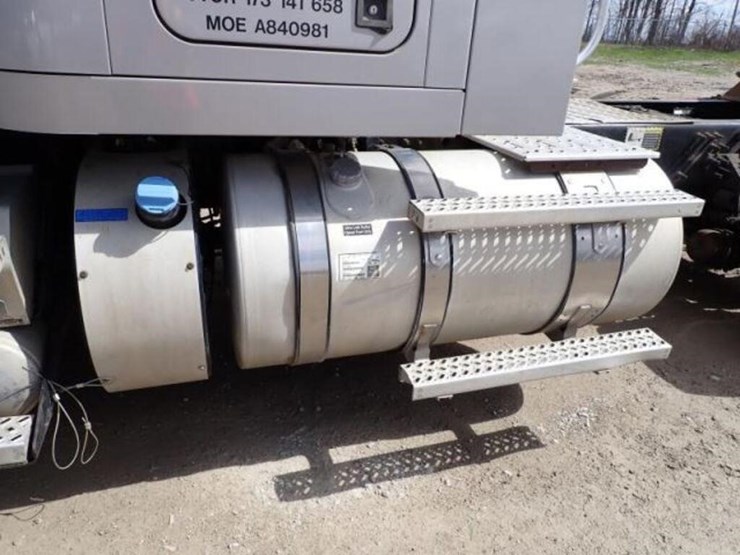 2016-mack-cxu613-t/a-hiway-tractor---sleeper---1m1-image-65
