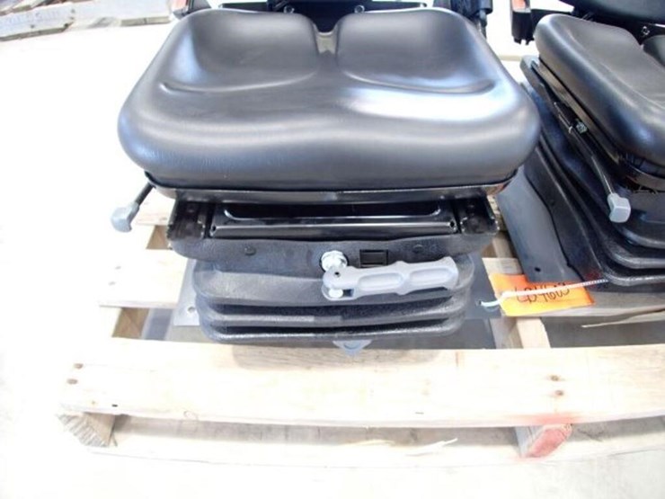 qty-of-(2)-cobo-tractor-seats-image-14