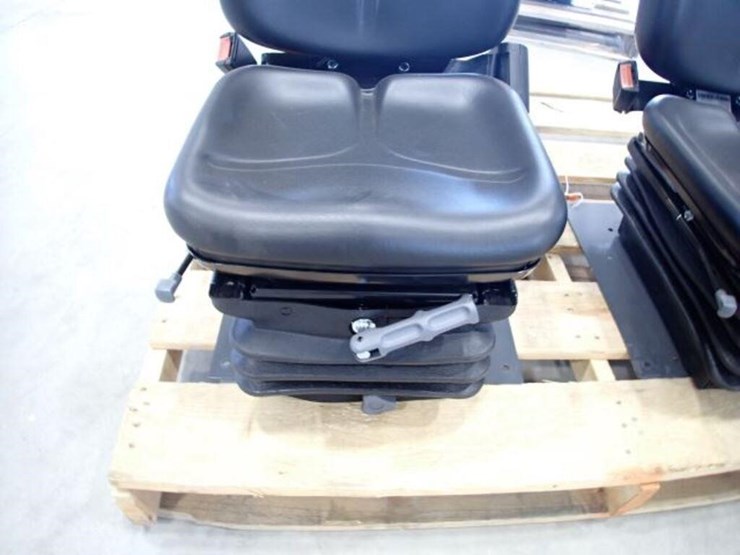 qty-of-(2)-cobo-tractor-seats-image-14