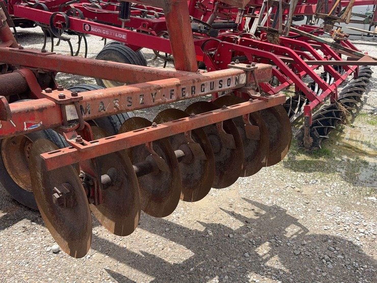 massey-ferguson-820-image-8