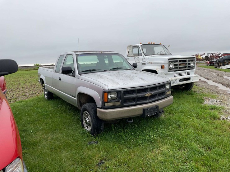 1994-chevrolet-k2500-image-2