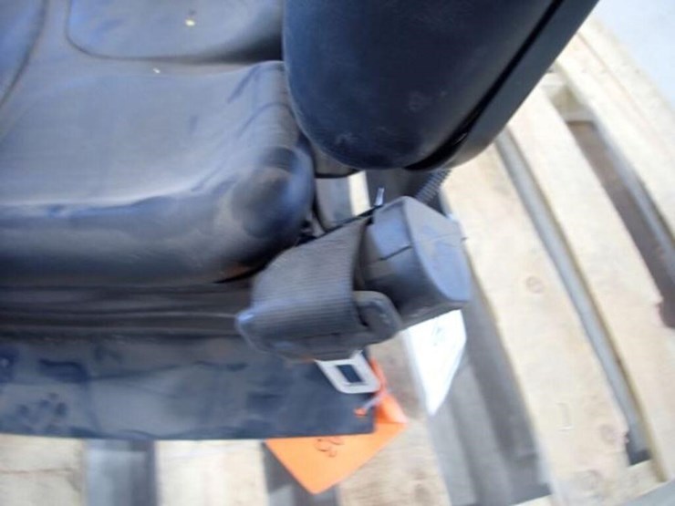 qty-of-(2)-cobo-tractor-seats-image-9