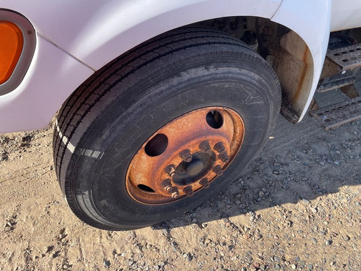 2000-ford-f750-image-9