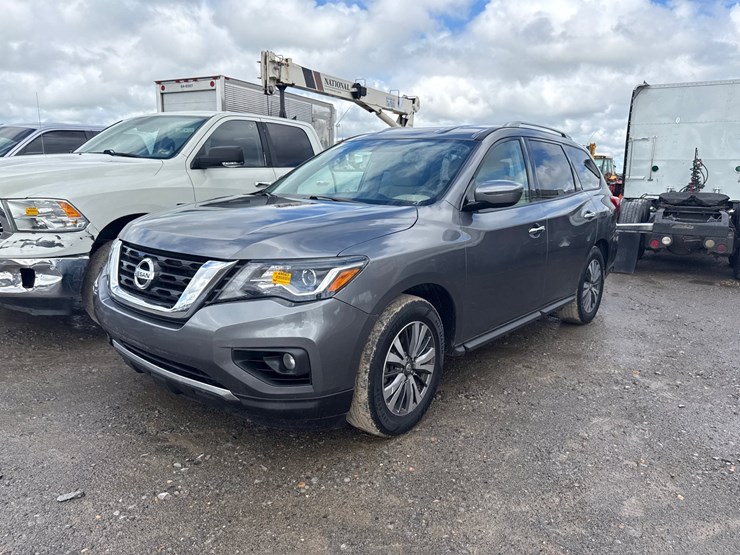 2017-nissan-pathfinder-image-1