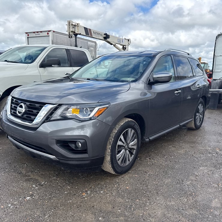2017 NISSAN PATHFINDER