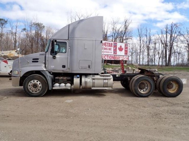 2016-mack-cxu613-t/a-hiway-tractor---sleeper---1m1-image-7