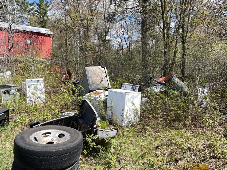 #2831-•-scrap-iron-pile-(or)-image-9