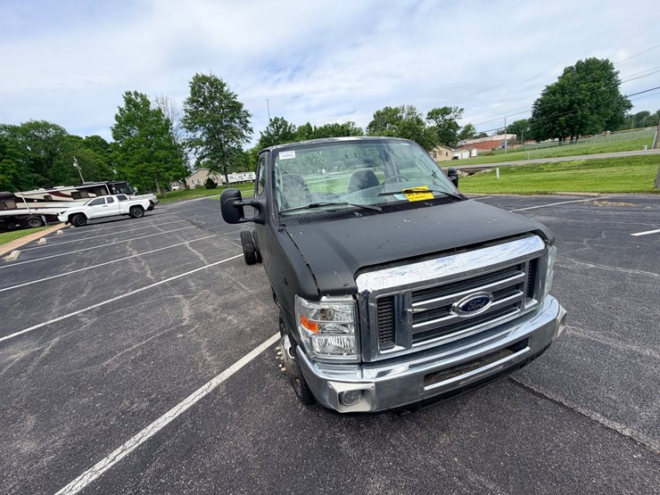 2008-ford-e450-image-19