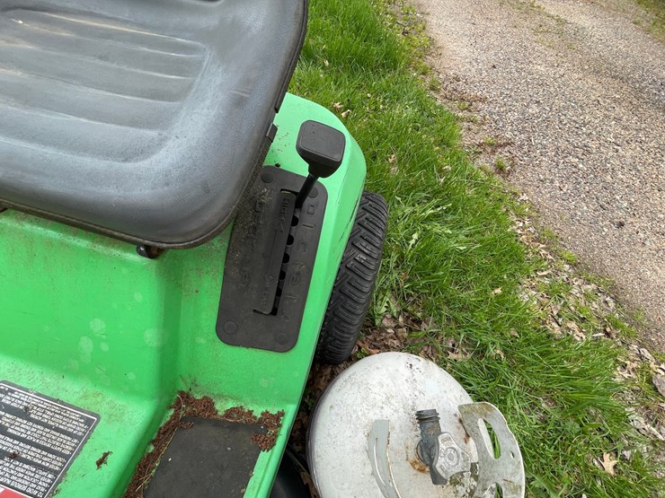 #2863-•-riding-lawn-mower-(or)-image-16