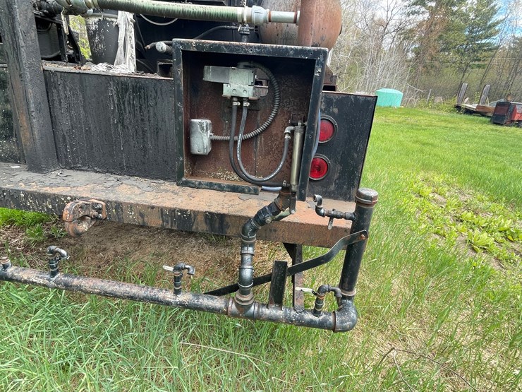#2881-•-1990-international-sealcoating-truck-(has-wi-title)-(or)-image-21