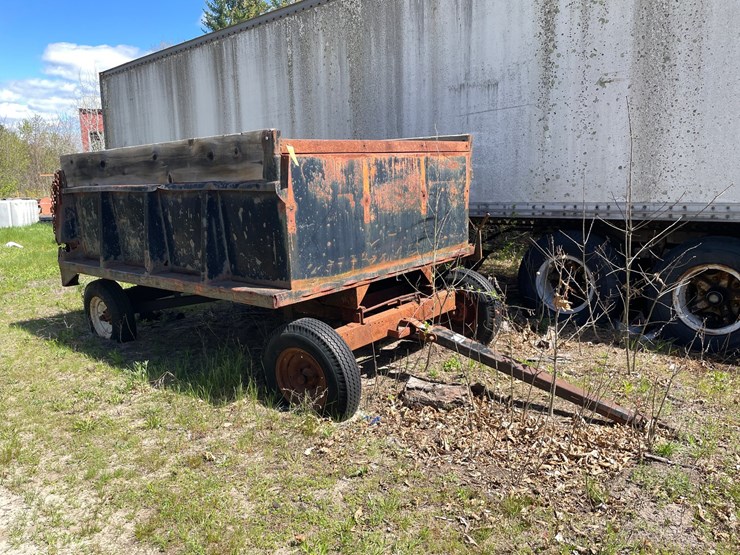 #2833-•-truck-box-on-running-gear-(or)-image-1