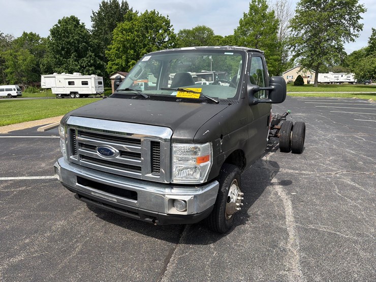 2008-ford-e450-image-1