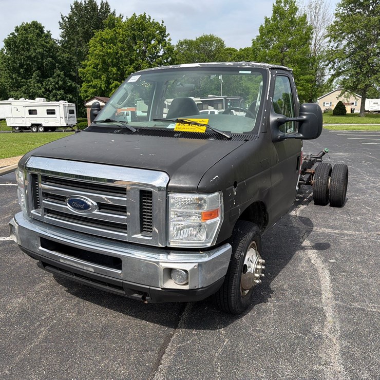 2008 FORD E450
