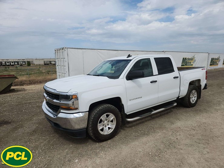 2018-chevrolet-silverado-1500-image-1