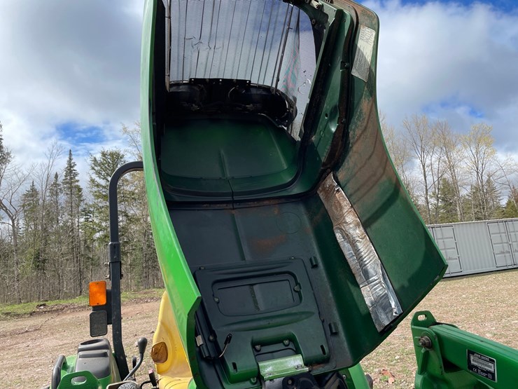 2005-john-deere-4120-image-32