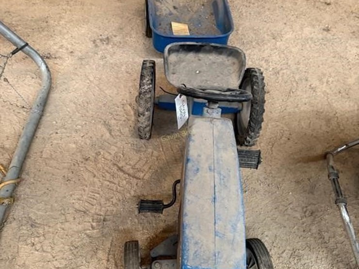 ford-7740-pedal-tractor-&-trailer-image-3