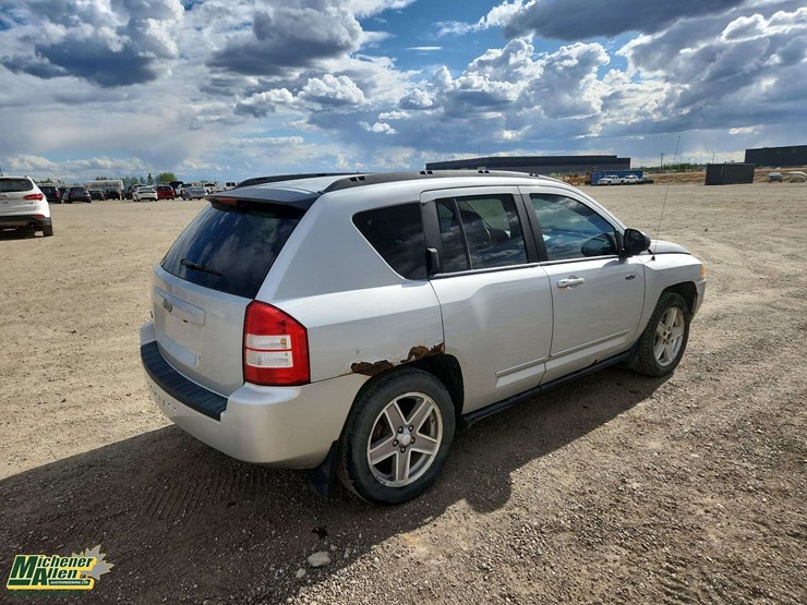 2010-jeep-compass-image-4