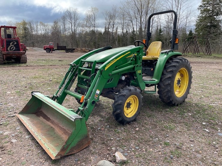 2005-john-deere-4120-image-1