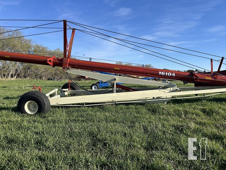 buhler-farm-king-16104-image-4