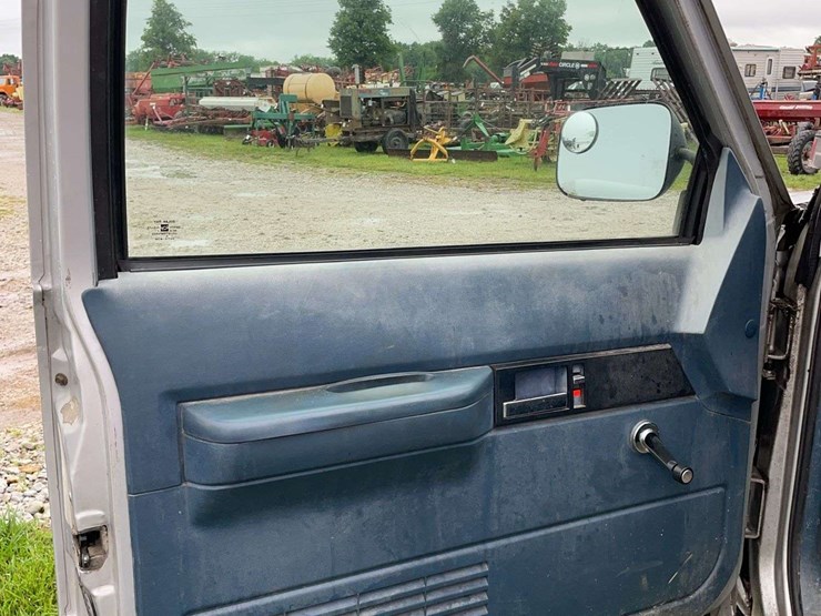 1994-chevrolet-k2500-image-10