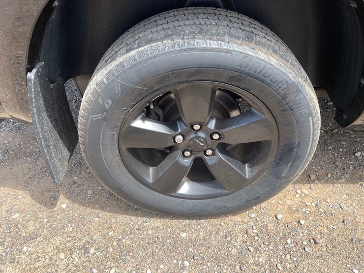 2015-dodge-1500-image-11
