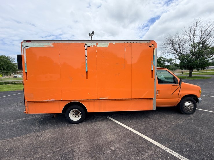 #24061-•-1998-ford-econoline-box-truck-image-16