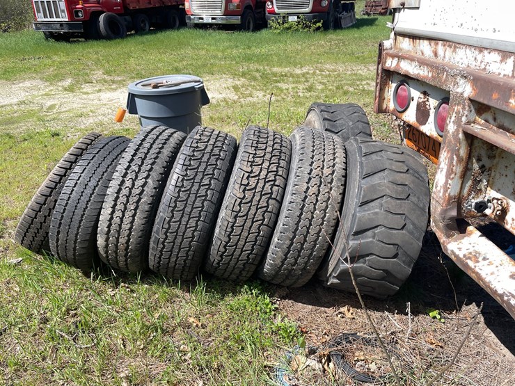 #2854-•-(8)-tires-(or)-image-2