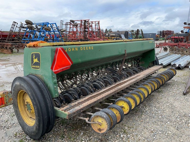 john-deere-8300-image-4