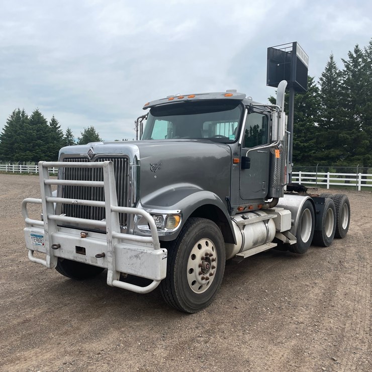 2002 INTERNATIONAL 9900i