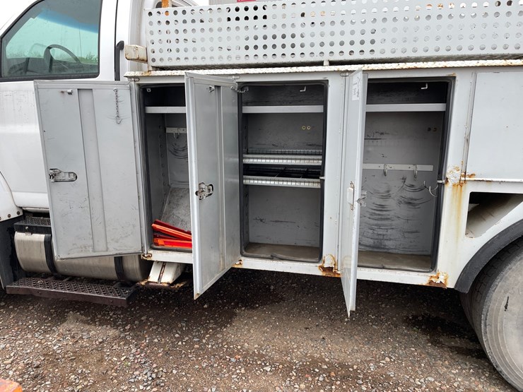 #1302-•-2003-chevrolet-c7500-boom-truck-**non-runner**(has-mn-title)-image-16