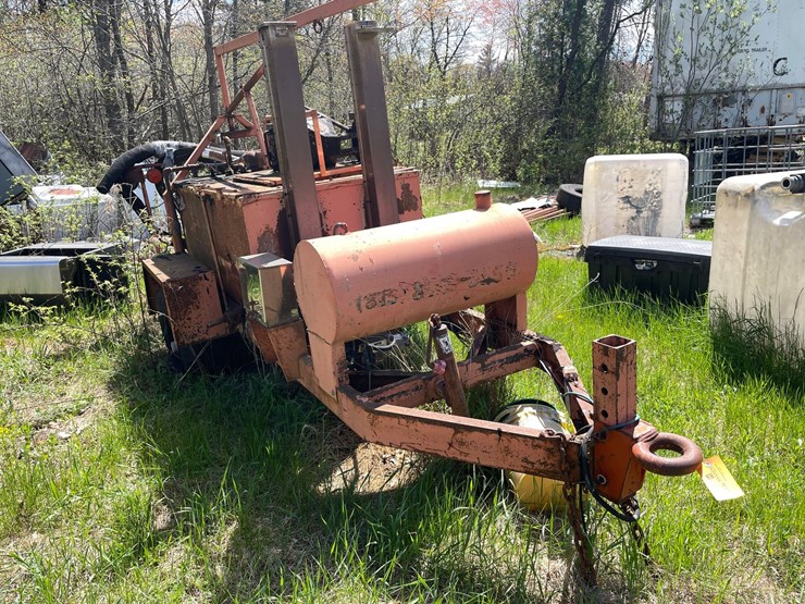 #2830-•-geroil-crack-filler-on-transport-(or)-image-2
