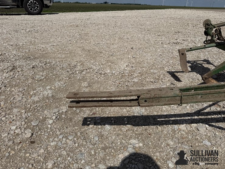 john-deere-2r40-planter-image-9