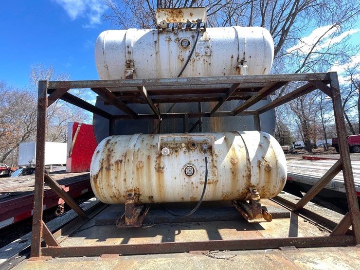 #1209-•-1981-shoals-american-hot-asphalt-tank-trailer-(has-mn-title)-image-4