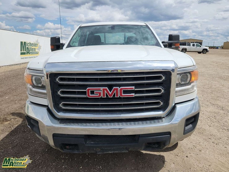 2017-gmc-sierra-2500hd-image-9