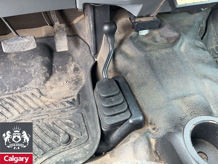 2011-ford-f550-image-21