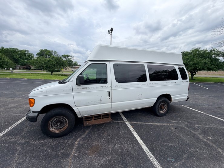 #24064-•-2007-ford-econoline-wagon-van-image-5