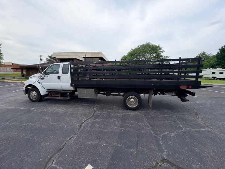 2004-ford-f650-image-7