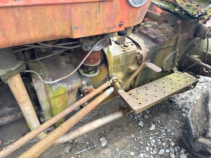 massey-ferguson-135-image-21