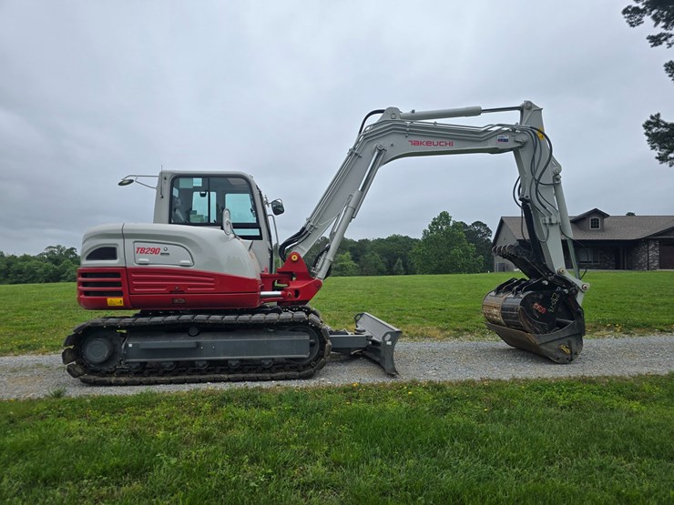 2024-takeuchi-tb290-image-23
